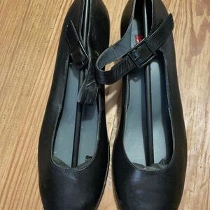 Vialis, black leather, made in Spain shoe, sz 39 EUR